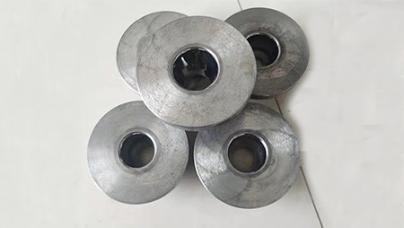 硬質(zhì)合金鎢鋼模具(jù)鑲塊加工(gōng)注意事項